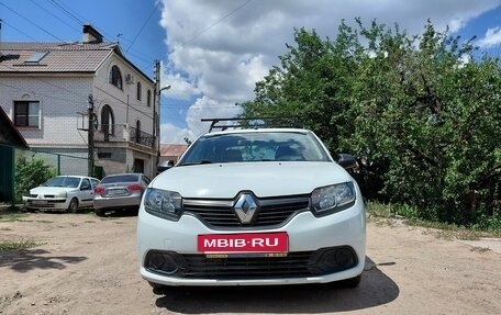 Renault Logan II, 2017 год, 860 000 рублей, 9 фотография