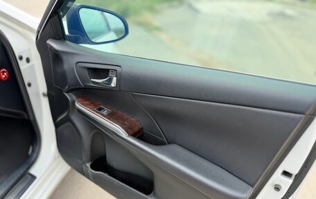 Toyota Camry, 2017 год, 2 300 000 рублей, 4 фотография