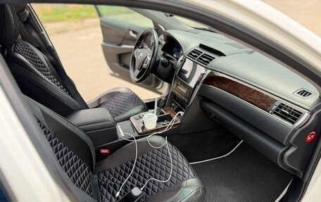 Toyota Camry, 2017 год, 2 300 000 рублей, 5 фотография
