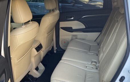 Toyota Highlander III, 2014 год, 2 720 000 рублей, 25 фотография