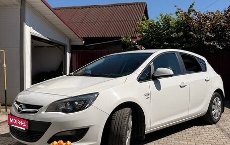 Opel Astra J, 2013 год, 1 000 000 рублей, 2 фотография