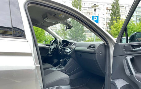 Volkswagen Tiguan II, 2020 год, 2 200 000 рублей, 10 фотография