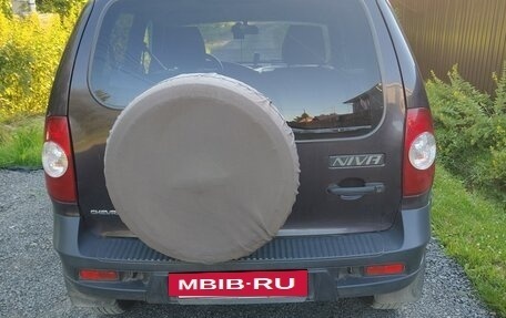 Chevrolet Niva I рестайлинг, 2017 год, 620 000 рублей, 3 фотография