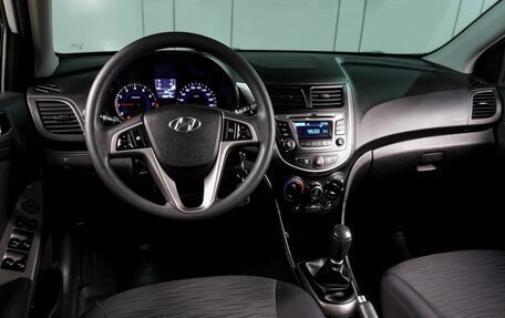 Hyundai Solaris II рестайлинг, 2016 год, 989 000 рублей, 6 фотография