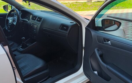 Volkswagen Jetta VI, 2013 год, 960 000 рублей, 7 фотография