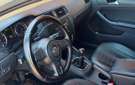 Volkswagen Jetta VI, 2013 год, 960 000 рублей, 9 фотография