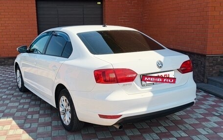 Volkswagen Jetta VI, 2013 год, 960 000 рублей, 2 фотография