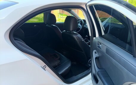 Volkswagen Jetta VI, 2013 год, 960 000 рублей, 16 фотография