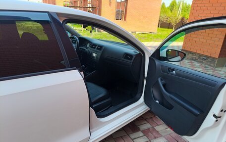 Volkswagen Jetta VI, 2013 год, 960 000 рублей, 17 фотография
