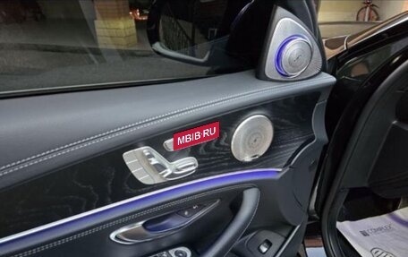Mercedes-Benz E-Класс, 2021 год, 4 000 000 рублей, 3 фотография