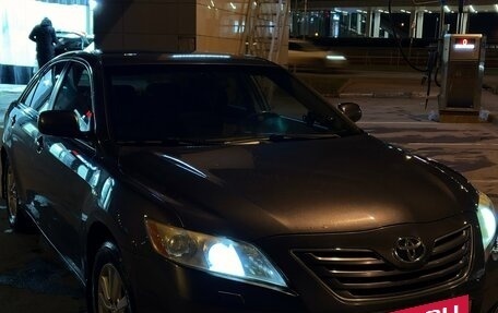 Toyota Camry, 2006 год, 990 000 рублей, 2 фотография