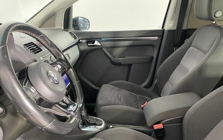 Volkswagen Touran III, 2013 год, 1 100 000 рублей, 24 фотография