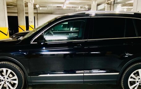Volkswagen Tiguan II, 2018 год, 3 000 000 рублей, 6 фотография