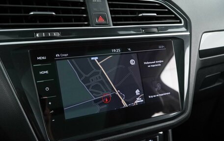 Volkswagen Tiguan II, 2018 год, 3 098 055 рублей, 21 фотография