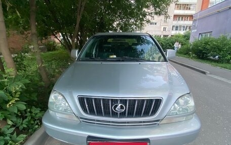 Lexus RX IV рестайлинг, 2000 год, 535 000 рублей, 1 фотография