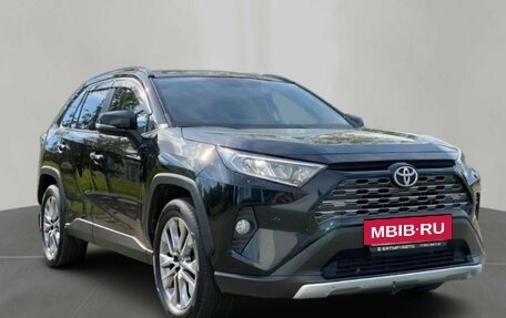 Toyota RAV4, 2020 год, 2 850 000 рублей, 3 фотография