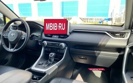 Toyota RAV4, 2020 год, 2 850 000 рублей, 10 фотография