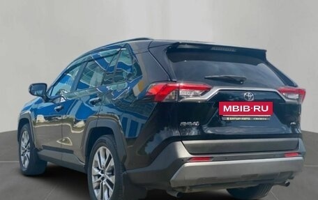 Toyota RAV4, 2020 год, 2 850 000 рублей, 4 фотография