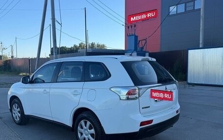 Mitsubishi Outlander III рестайлинг 3, 2013 год, 950 000 рублей, 8 фотография