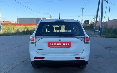 Mitsubishi Outlander III рестайлинг 3, 2013 год, 950 000 рублей, 9 фотография