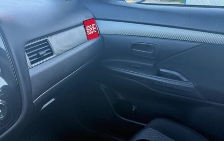Mitsubishi Outlander III рестайлинг 3, 2013 год, 950 000 рублей, 15 фотография