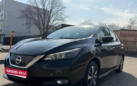 Nissan Leaf II, 2017 год, 1 750 000 рублей, 2 фотография
