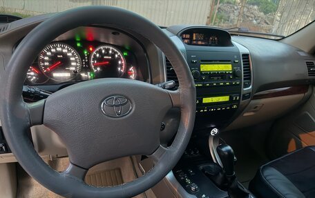 Toyota Land Cruiser Prado 120 рестайлинг, 2005 год, 1 475 000 рублей, 11 фотография