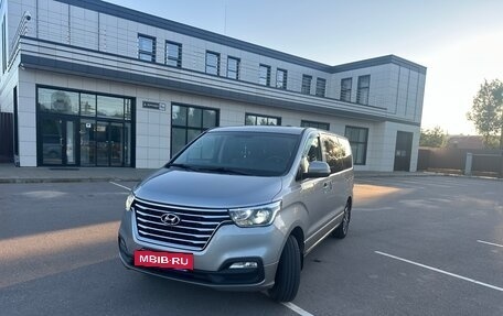 Hyundai Grand Starex Grand Starex I рестайлинг 2, 2020 год, 4 500 000 рублей, 2 фотография