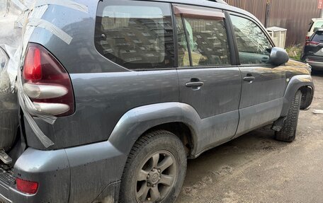 Toyota Land Cruiser Prado 120 рестайлинг, 2005 год, 499 000 рублей, 2 фотография