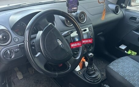 Ford Fiesta, 2004 год, 350 000 рублей, 9 фотография