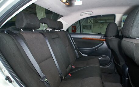 Toyota Avensis III рестайлинг, 2006 год, 899 000 рублей, 18 фотография