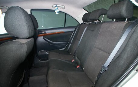 Toyota Avensis III рестайлинг, 2006 год, 899 000 рублей, 19 фотография