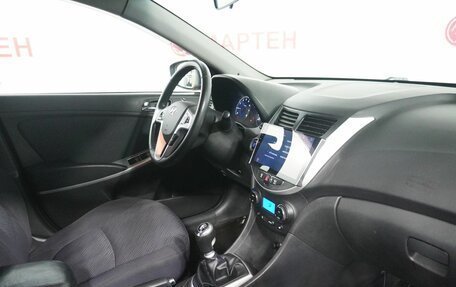 Hyundai Solaris II рестайлинг, 2011 год, 720 000 рублей, 10 фотография