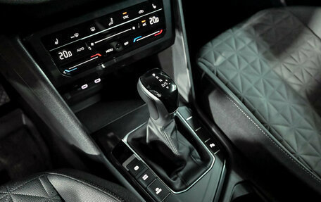 Volkswagen Tiguan II, 2021 год, 2 765 000 рублей, 14 фотография