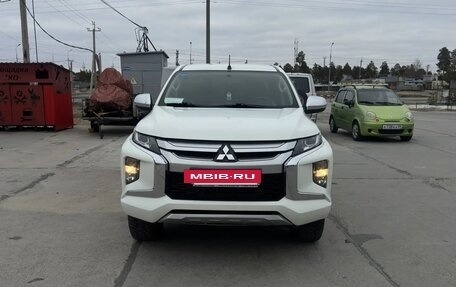 Mitsubishi L200 IV рестайлинг, 2020 год, 2 300 000 рублей, 17 фотография