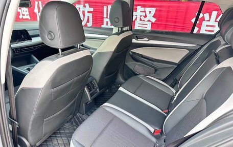 Volkswagen Golf VIII, 2023 год, 2 020 000 рублей, 11 фотография