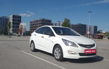 Hyundai Solaris II рестайлинг, 2015 год, 808 000 рублей, 1 фотография