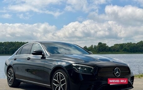 Mercedes-Benz E-Класс, 2021 год, 3 000 000 рублей, 3 фотография