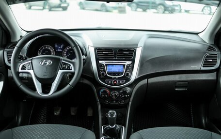 Hyundai Solaris II рестайлинг, 2011 год, 659 000 рублей, 8 фотография