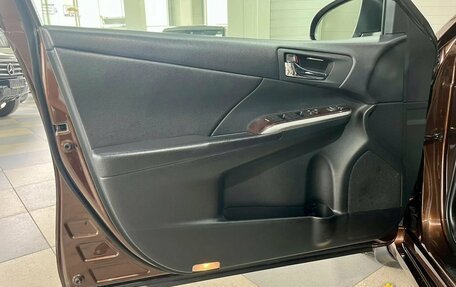 Toyota Camry, 2017 год, 2 049 000 рублей, 10 фотография