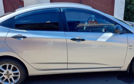 Hyundai Solaris II рестайлинг, 2012 год, 720 000 рублей, 5 фотография