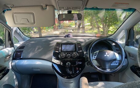 Mitsubishi Grandis, 2003 год, 610 000 рублей, 11 фотография