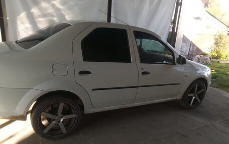 Renault Logan I, 2015 год, 300 000 рублей, 4 фотография