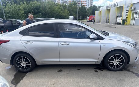 Hyundai Solaris II рестайлинг, 2017 год, 1 100 000 рублей, 4 фотография