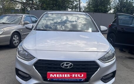 Hyundai Solaris II рестайлинг, 2017 год, 1 100 000 рублей, 1 фотография