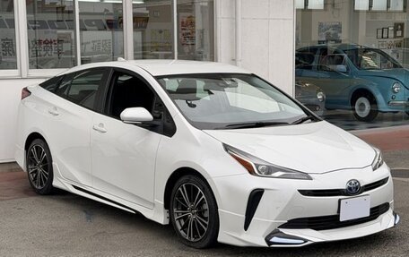 Toyota Prius IV XW50, 2022 год, 2 050 000 рублей, 3 фотография