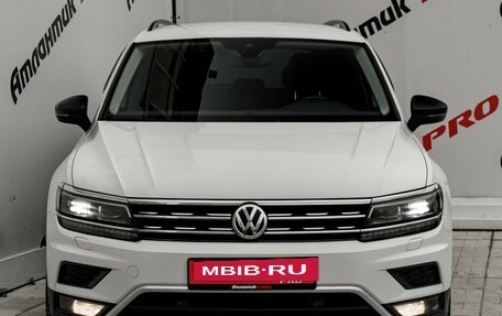 Volkswagen Tiguan II, 2020 год, 3 090 000 рублей, 2 фотография