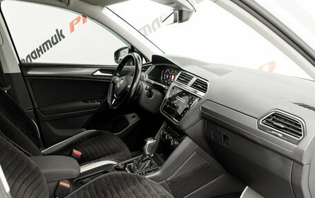 Volkswagen Tiguan II, 2020 год, 3 090 000 рублей, 13 фотография