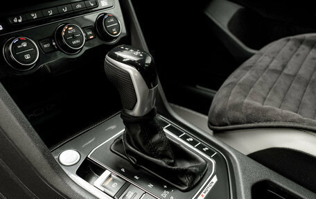 Volkswagen Tiguan II, 2020 год, 3 090 000 рублей, 22 фотография