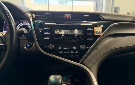 Toyota Camry, 2020 год, 2 279 000 рублей, 15 фотография